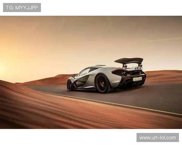 炫酷足球球星3D壁纸集：畅享高清动感瞬间与震撼视觉效果